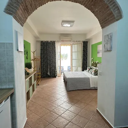 Colben Garden House - Relax E Sole A Pochi Passi Dal Mare Apartment
