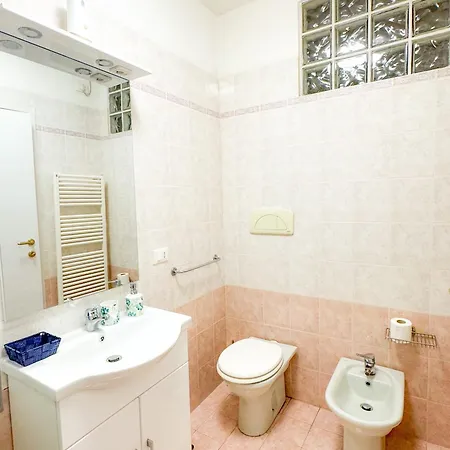 Apartment Colben Garden House - Relax E Sole A Pochi Passi Dal Mare Livorno